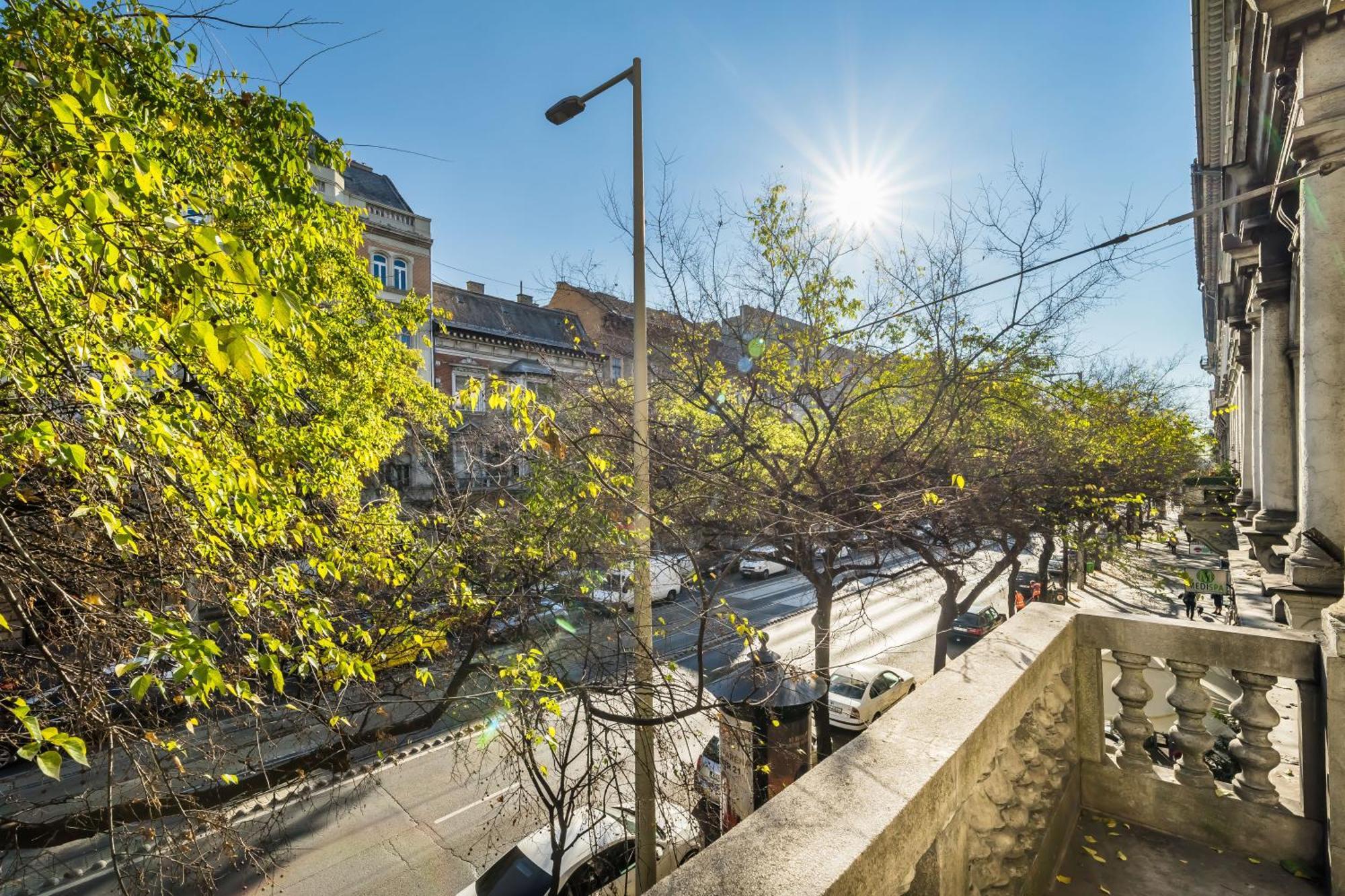 Grand Avenue Apartment Budapeste Exterior foto